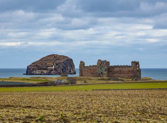 Tantallon Castle et Bass Rock : fantômes et prisonniers