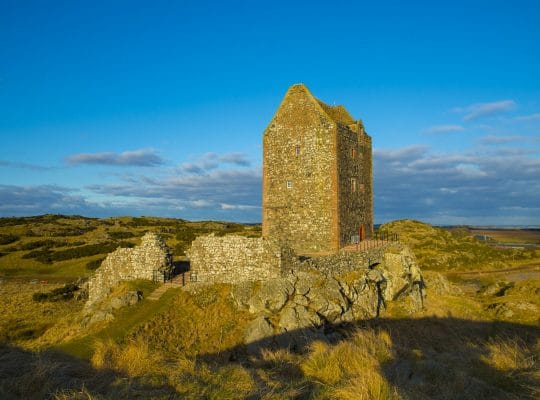 La tour de Smailholm, un œil sur l’Angleterre