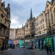 Victoria Street, la rue « arc-en-ciel » d’Édimbourg