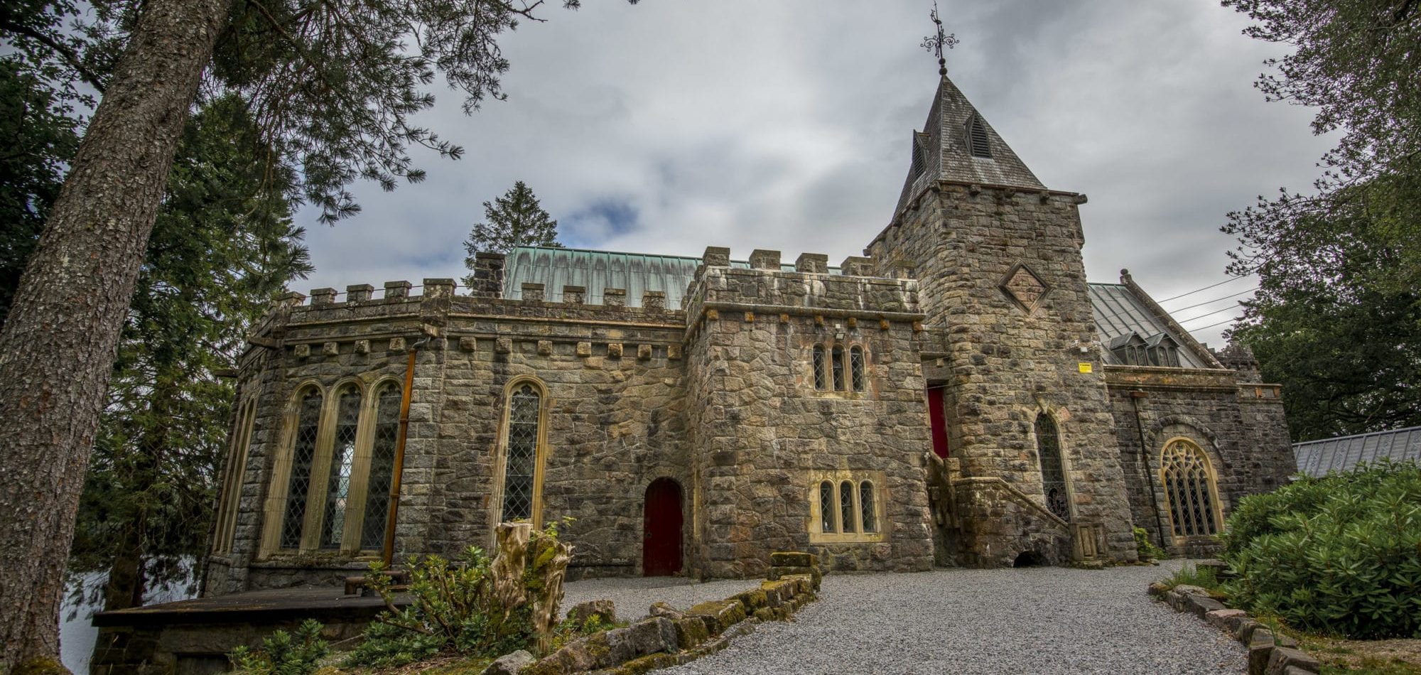 Une église de bric et de broc